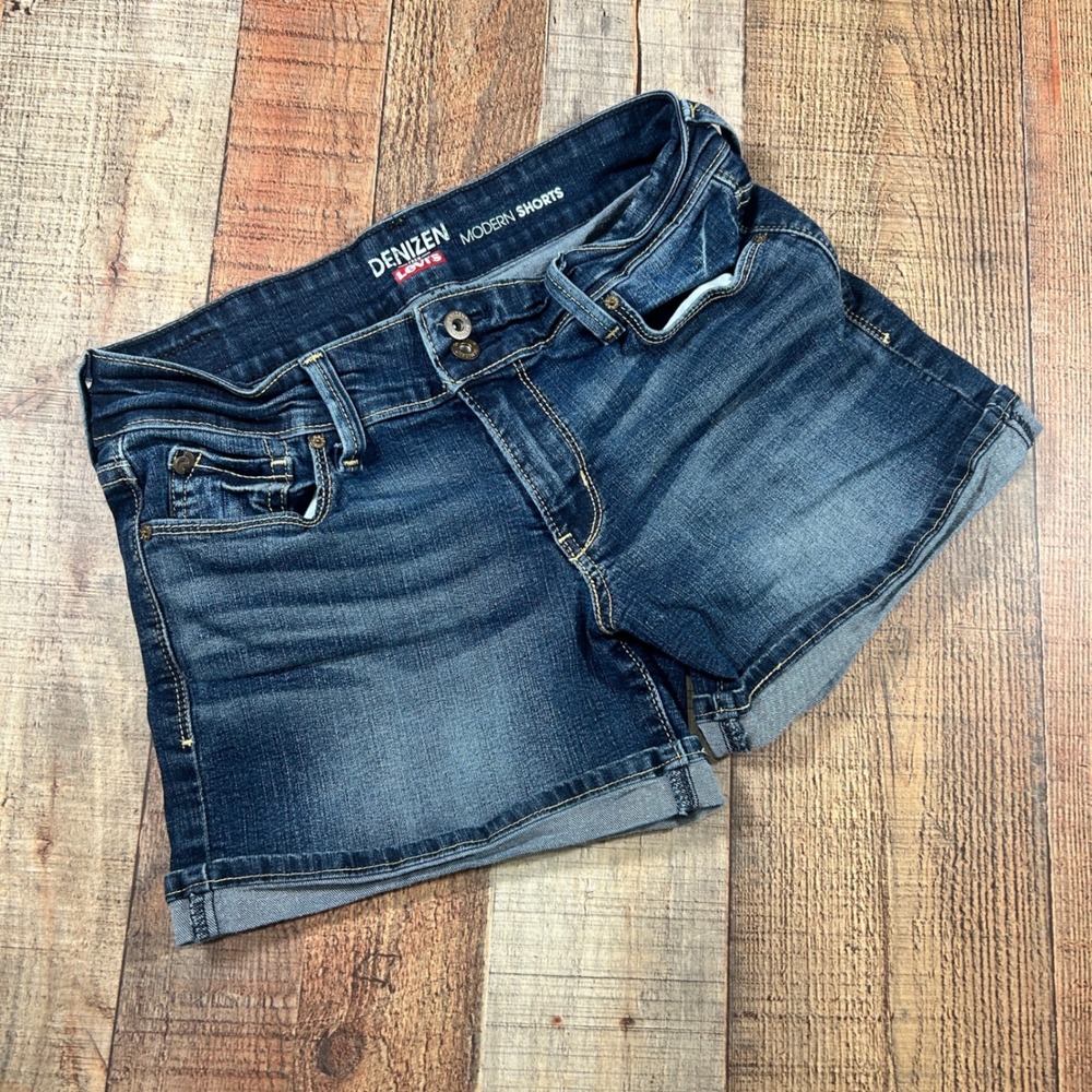 Denizen from Levi's Size 2 W26 Dark Wash Modern Cuffed Denim Shorts Stretch Blue - Picture 1 of 6